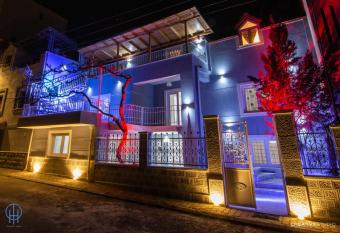 Trako`s Home has Balcony rooms