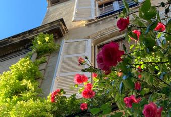 Cocooning Avignon has Balcony rooms