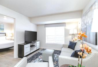 Waterwalk Extended Stay Kansas City - Overland Pk has Balcony rooms