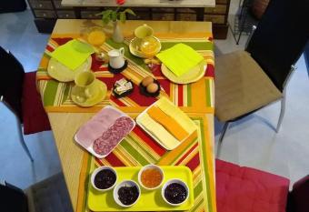 chambre individuelle avec baignoire balneo allows 18 year olds to book a room