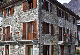 Casa Rimasco has Balcony rooms