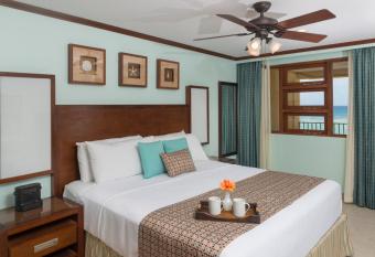 Yellow Bird Hotel has Balcony rooms