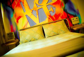 LOOVE HOTEL allows 18 year olds to book a room