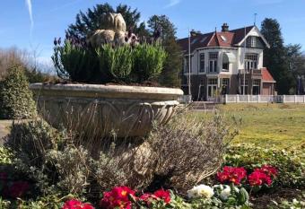 DeVilla allows 18 year olds to book a room