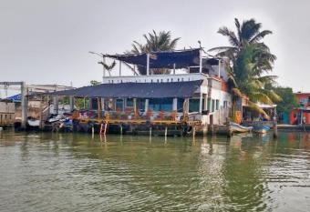 Casa del Jaibo allows 18 year olds to book a room