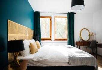 Villa Lulu Piaseczno allows 18 year olds to book a room