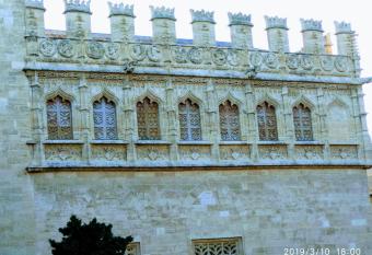 Valencian Dreams Lonja allows 18 year olds to book a room