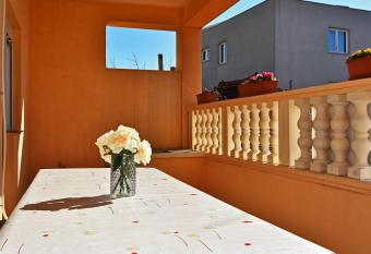 Apartman Nina allows 18 year olds to book a room