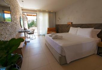 Port Royal Villas and Spa - Adults Only allows 18 year olds to book a room