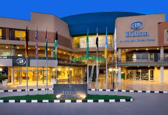 Hilton Alexandria Green Plaza allows 18 year olds to book a room