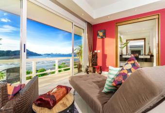 D-Lux Amazing 5 bed sea view villa has Balcony rooms