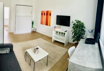 Moderner Bungalow, 20 Minuten bis Hannover City, 24h Check-In allows 18 year olds to book a room