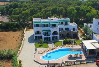 Villa Harmony has Balcony rooms