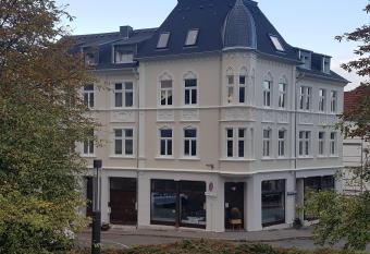 Schillers Hotel & Caf   - GARNI - has Balcony rooms