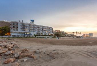 Hotel Sicania allows 18 year olds to book a room