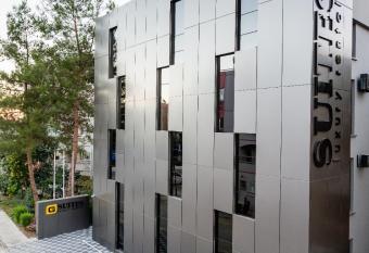 G Suites Luxury Rentals allows 18 year olds to book a room