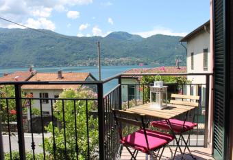 In centro Ca  Leandro Vista lago has Balcony rooms