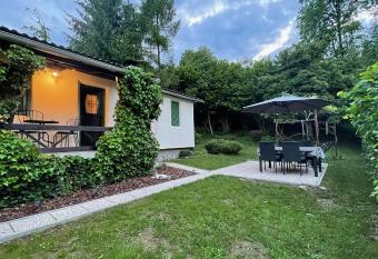 Mika   s Garden allows 18 year olds to book a room