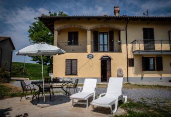 CASA RAMAGIO  allows 18 year olds to book a room