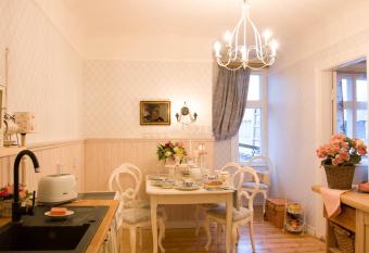 Villa Tammsaare allows 18 year olds to book a room