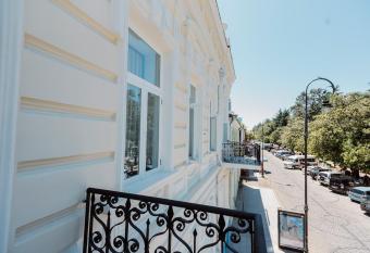 Boulevard Hotel Batumi allows 18 year olds to book a room