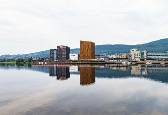 Quality Hotel River Station allows 18 year olds to book a room
