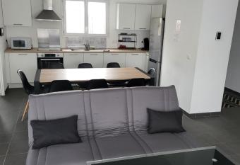 Bienvenue    Bordeaux! Parking P  tanque Wi Fi has Balcony rooms