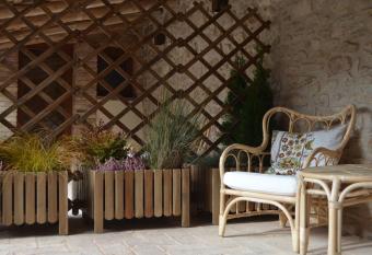 Cal Pu   Turismo Rural has Balcony rooms