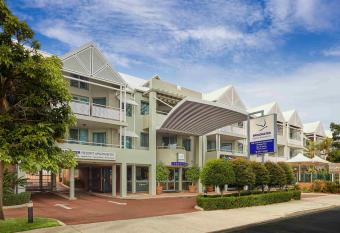 Broadwater Resort Como allows 18 year olds to book a room