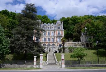 Art Hotel has Balcony rooms