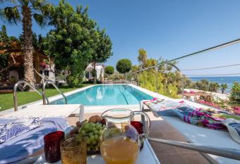 Santorini Mystique Garden Villa has Balcony rooms