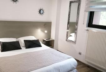 KEBESPRE has Balcony rooms