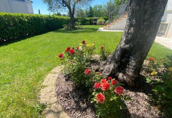 Casa Luigi - appartamento a Peschiera del Garda has Balcony rooms