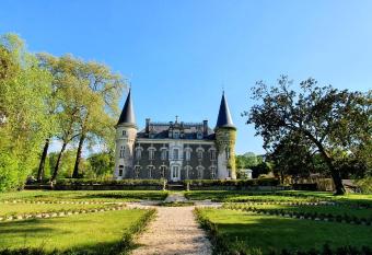 Ch  teau Belle Epoque - Chambres d H  tes & G  tes allows 18 year olds to book a room