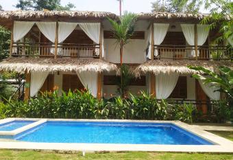 Black Bamboo B&B has Balcony rooms