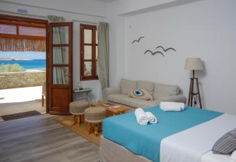 Syros Wellness Luxury Suites has Balcony rooms