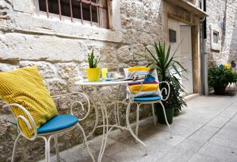 Tragos Lemon Tree allows 18 year olds to book a room