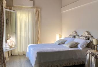 Le Case Cavour has Balcony rooms