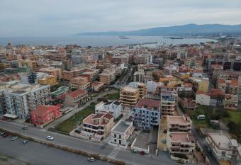 Residence La Perla di Ponente allows 18 year olds to book a room