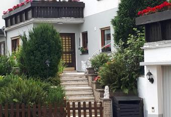 Kleines Gl  ck has Balcony rooms