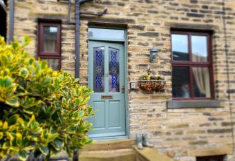 Bronte Railway Cottage at Haworth has Balcony rooms