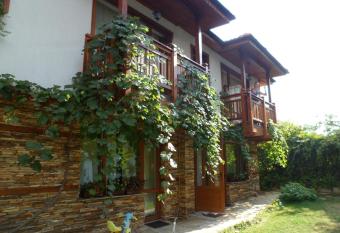 Bulgary village has Balcony rooms