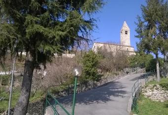 Host alla Millenaria allows 18 year olds to book a room