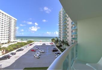 Miami Hollywood Condo 2BD With Ocean View 005-21mar allows 18 year olds to book a room