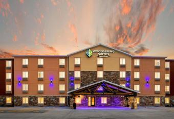 WoodSpring Suites Davenport Quad Cities allows 18 year olds to book a room