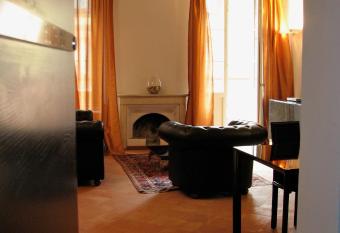 Parizzi Suites & Studio has Balcony rooms