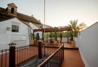 Munda Moon allows 18 year olds to book a room