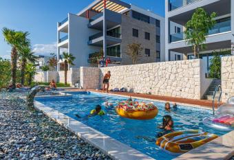 VIPo Prestige Apartments allows 18 year olds to book a room