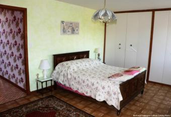 Horizon Aubrac Laguiole allows 18 year olds to book a room