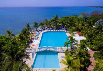 Hotel Cocoliso Island Resort allows 18 year olds to book a room